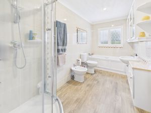 Family Bathroom- click for photo gallery